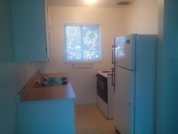 4th image of 510 Country Village Dr