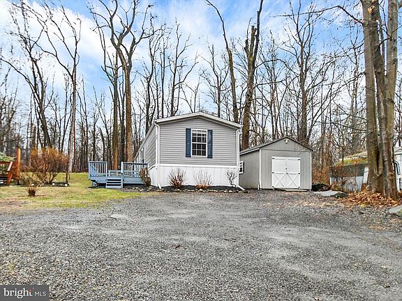 3rd image of 740 Lonely Cottage Rd