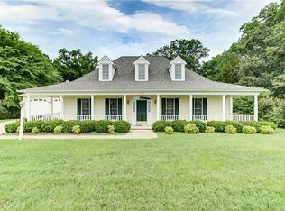 212 Bear Chase Ct, Colonial Heights, VA 23834