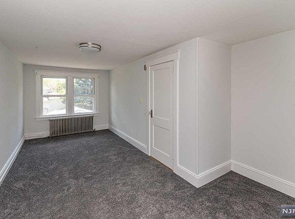 4th image of 27 Albert Ave Floor 2