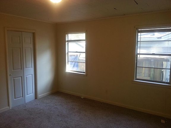 4th image of 4713 Marlborough St