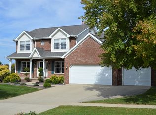 2504 Garlington Ln, Bloomington, IL 61704