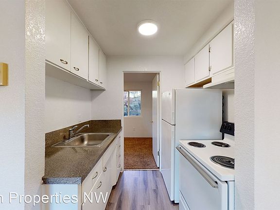2nd image of 1102 Olympia Ave NE APT 2