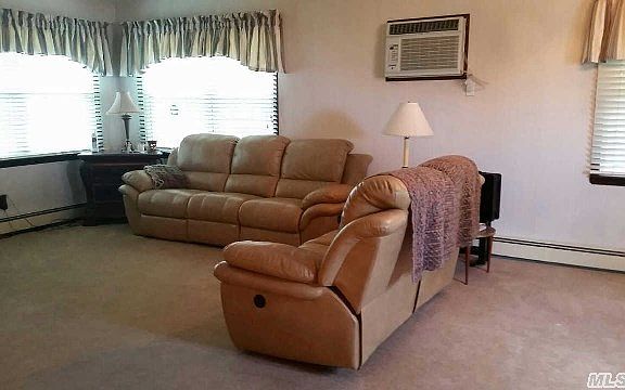 3rd image of 35 Dogwood Pl