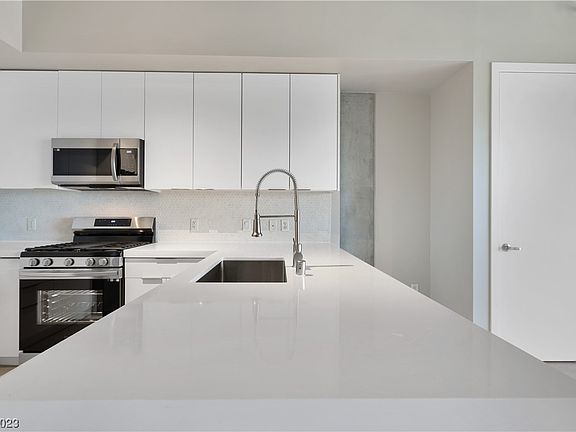 3rd image of 353 Bonneville Ave Unit 443