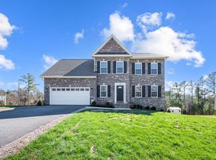 1110 Lochwood Hill Dr, Goode, VA 24556