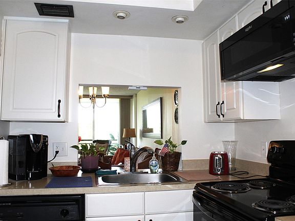4th image of 113 Royal Park Drive #4E