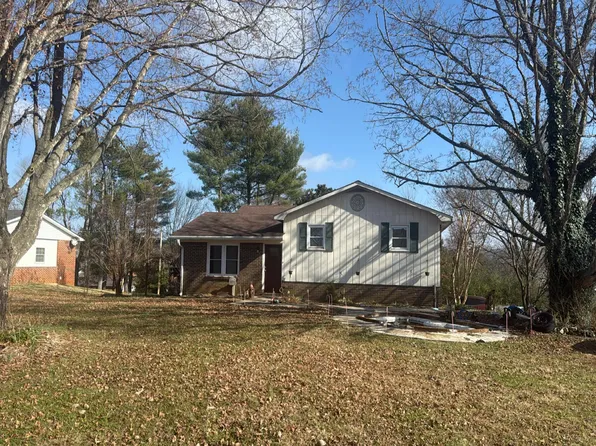 210 Chapel Dr, McMinnville, TN 37110