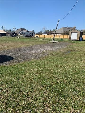 2nd image of 1105 Park Rd