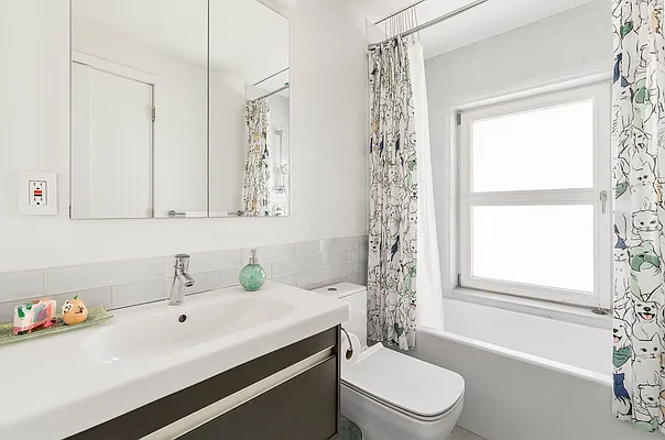 Sold by Engel and Völkers Brownstone Brooklyn | media 20