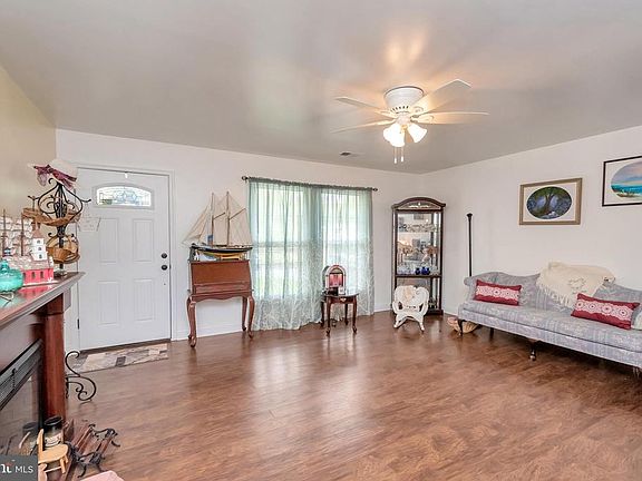 3rd image of 3312 Waverly Dr