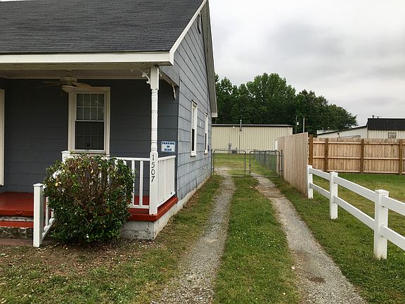 Parking in rear with gates