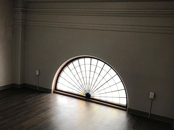 5th image of 326 W Charles St #10485287