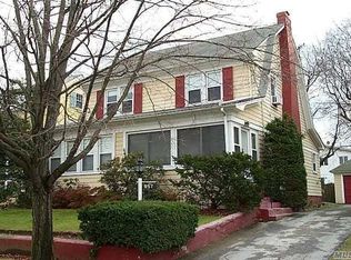 957 Midwood Rd, Woodmere, NY 11598