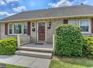 17 Glendale St, Hanover, PA 17331
