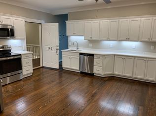 142 E Main St, Salem, VA 24153