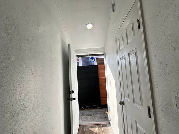 5th image of 1919 E Grant Ave #B
