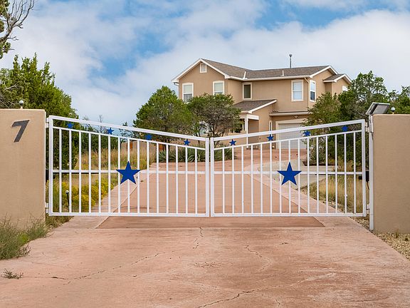 2nd image of 7 Delante Ct