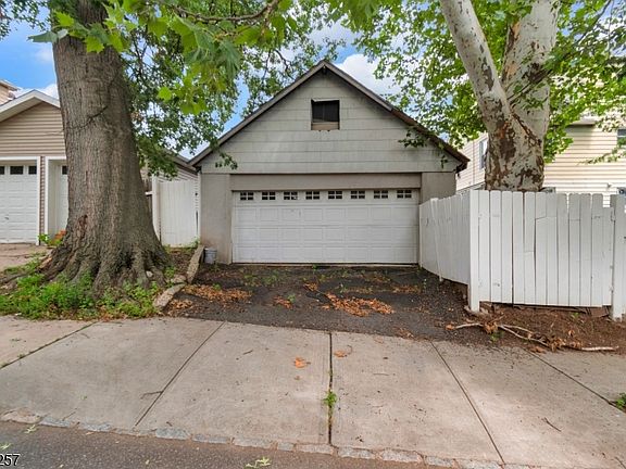 3rd image of 75 Mount Prospect Ave