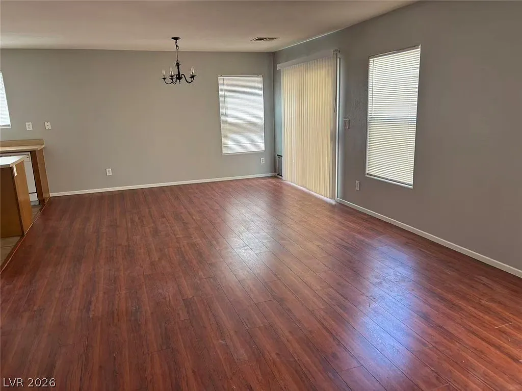 3 bed, 2.5 bath, 1301 sqft, $1,750 — Photo 3