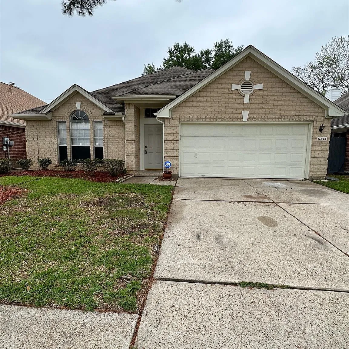 4 bed, 2.0 bath, 1884 sqft, $1,950 — Photo 1