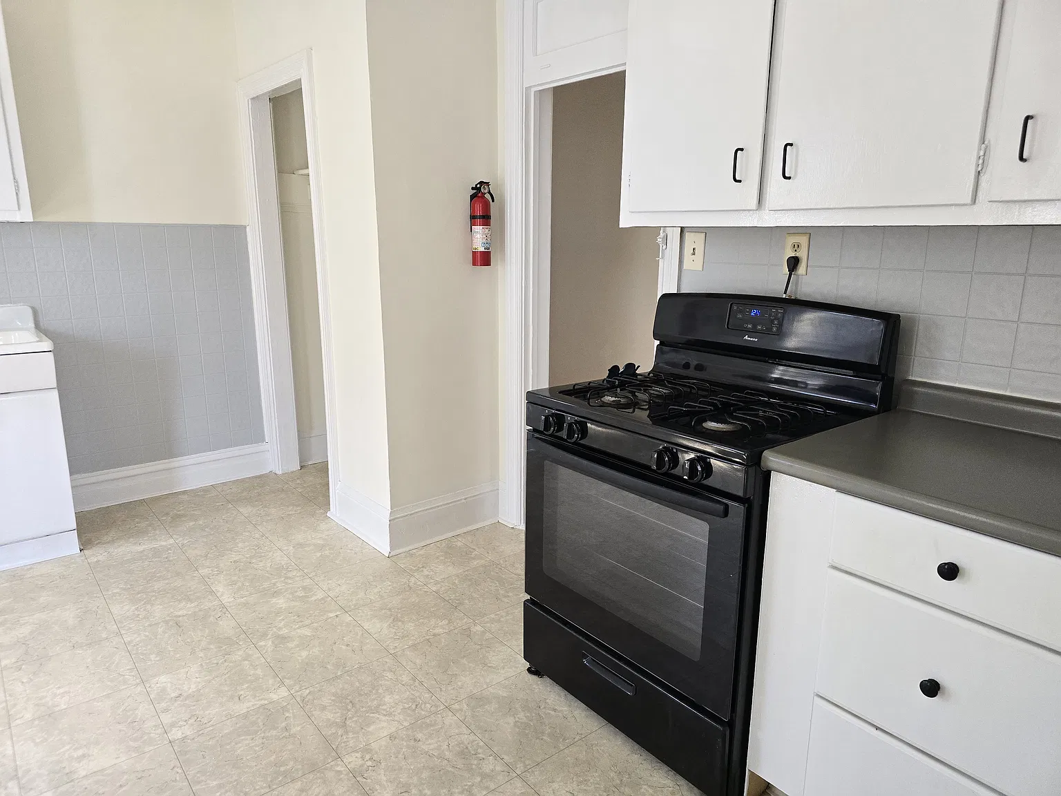 1 bed, $1,125 — Photo 4