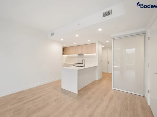 1981 Macdonald St, Vancouver, BC V6K 4L7