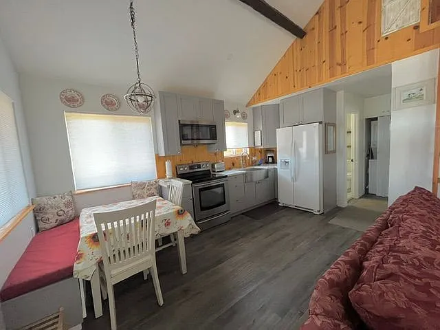 813 Pinon Ln — Photo 7