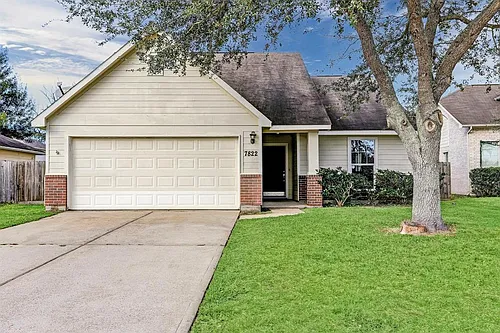 7822 W Red Oak Ln Photo 1