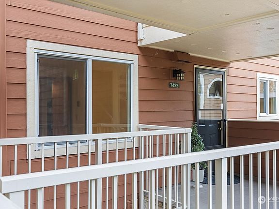 5th image of 7422 W Lake Sammamish Parkway NE #1-206