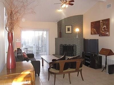 1st image of 1004 Acorn Oaks Dr