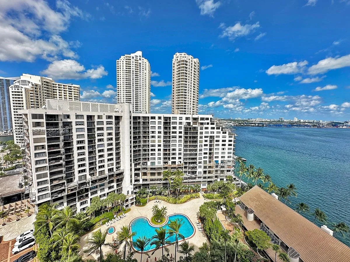Brickell Key Ii Condo — Photo 3
