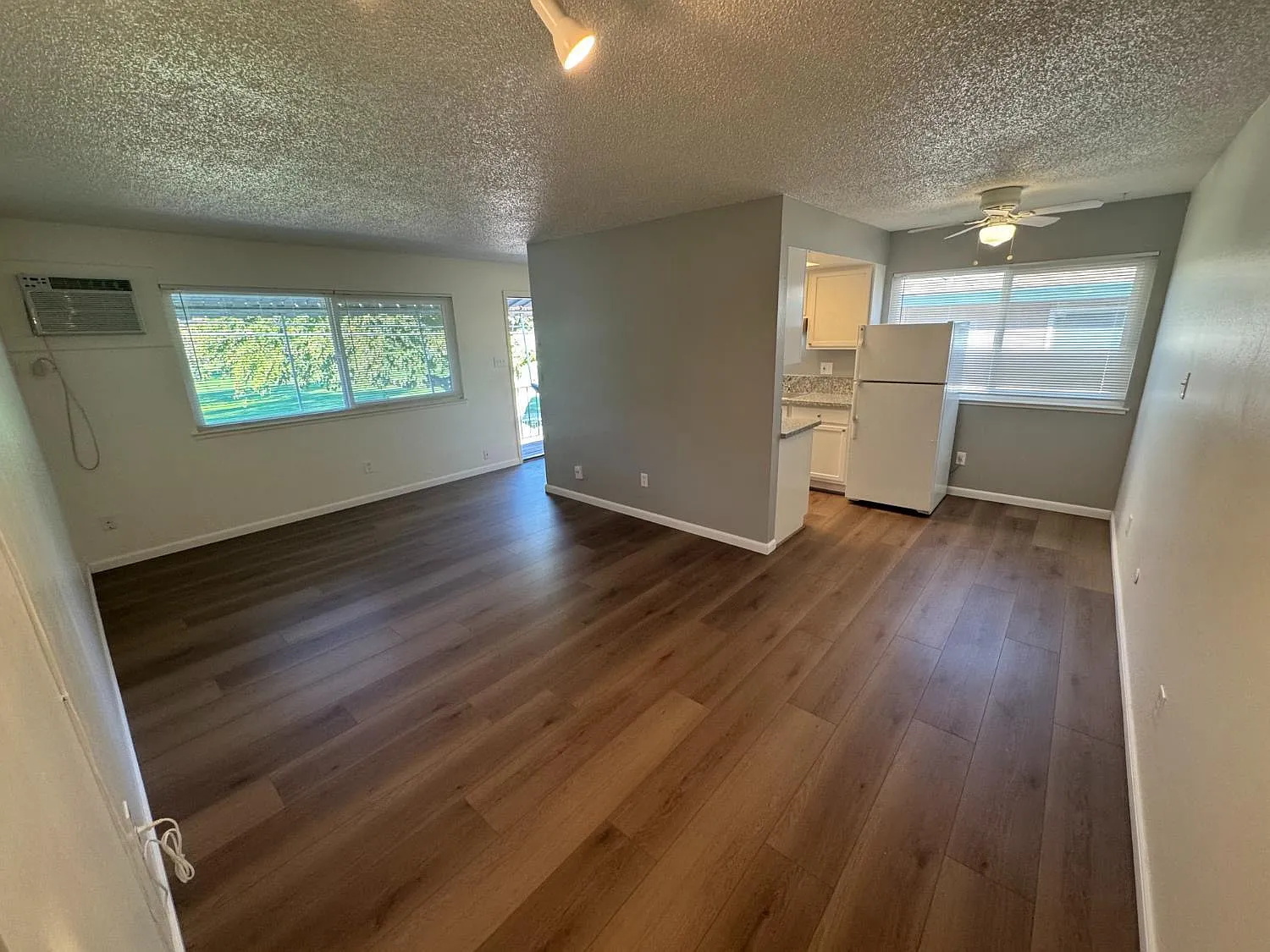 3 bed, 1.5 bath, 850 sqft, $1,995 — Photo 4