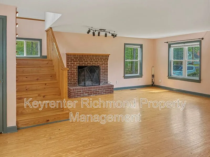 3 bed, 2.0 bath, 1488 sqft, $2,400 — Photo 4