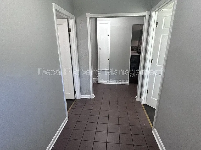 9224 Kathlyn Dr — Photo 2