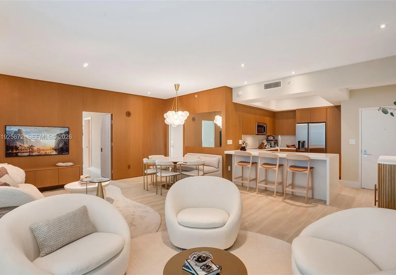 3 bed, 3.5 bath, 1513 sqft, $7,900 — Photo 3
