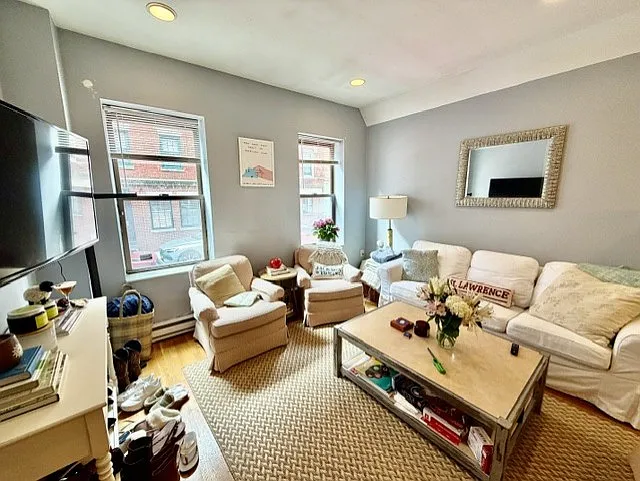 17 Thacher St #1 — Photo 5
