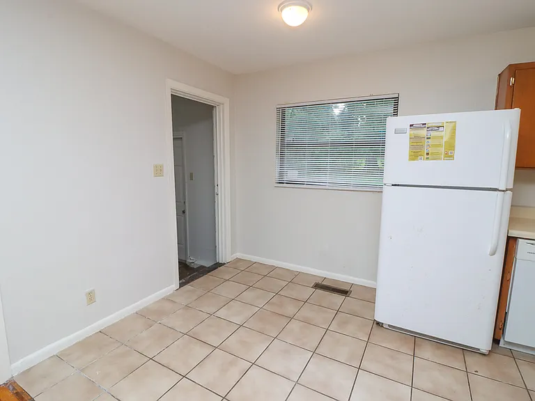 811 S Lipona Rd — Photo 12