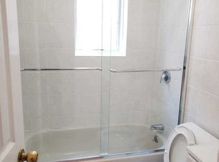 12512 25th Rd, Flushing, NY 11354