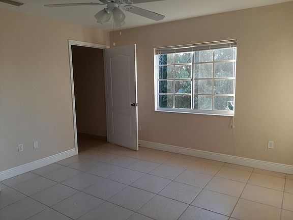 5th image of 1910 Santa Barbara Blvd Unit 3