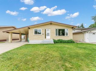 2689 W Thompson Cres SE, Medicine Hat, AB T1B 1C5