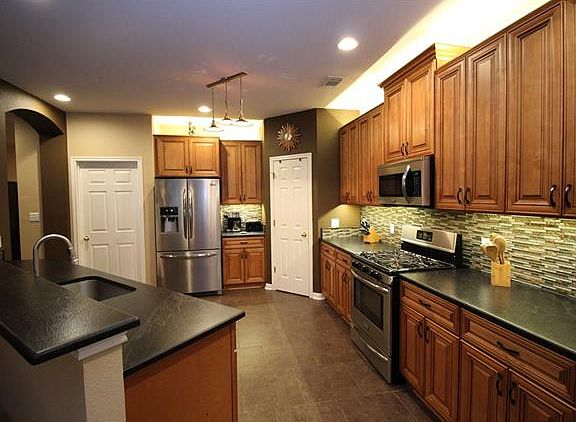 4th image of 749 Bent Wood Pl