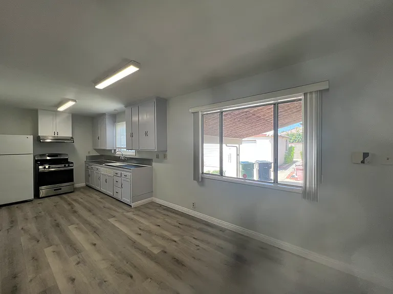 1115 S El Molino St — Photo 36