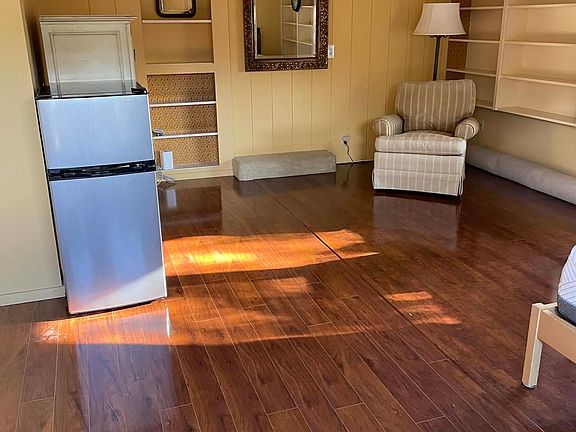 3rd image of 25633 Morse Dr Unit B