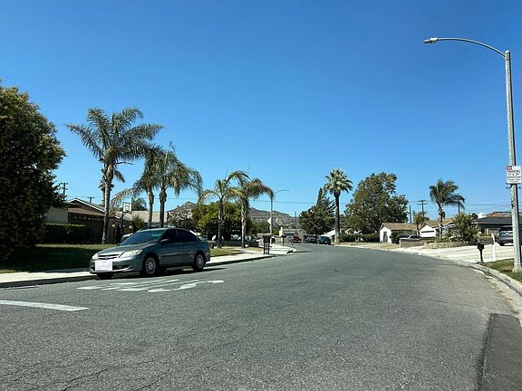 4th image of 10394 Cochran Ave