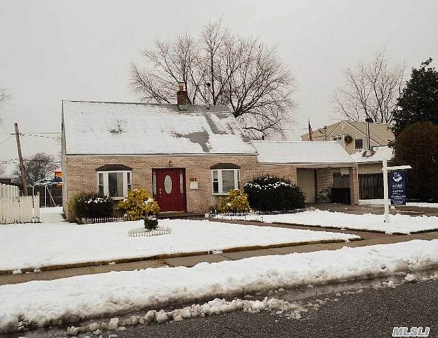 1st image of 55 Club Ln