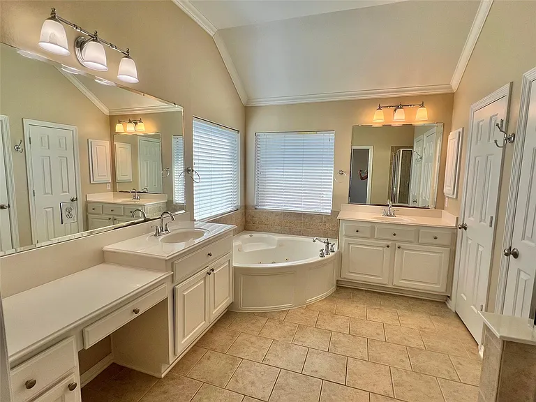 11712 Summer Brook Ct — Photo 10