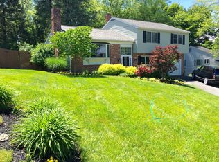 912 Baylowell Dr, West Chester, PA 19380