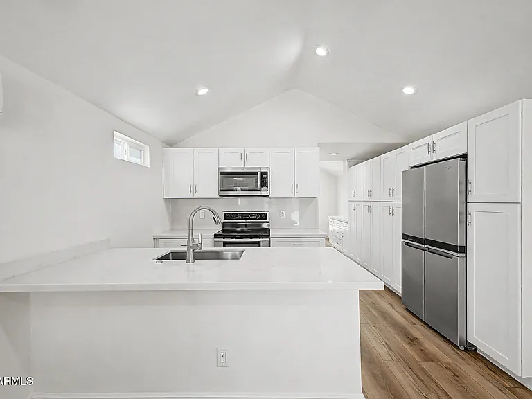 521 W Mariposa St #1 — Photo 12