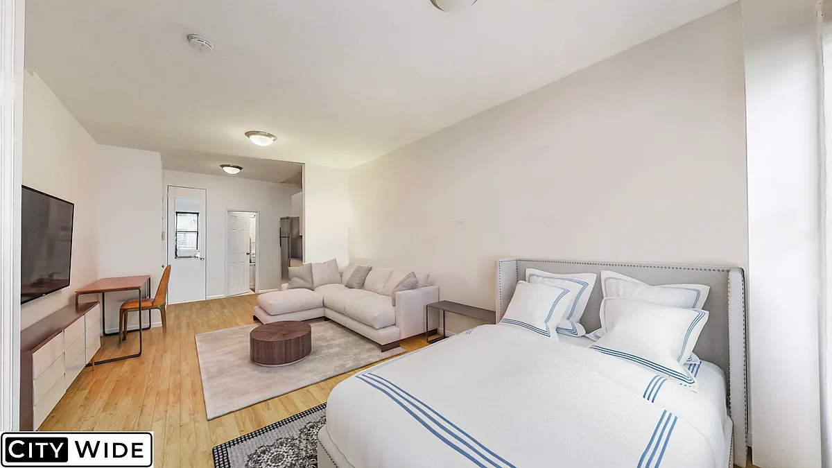 Building Photo - 415 E 87th St #4C
